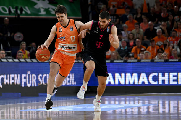 更是与中国 更是与中国